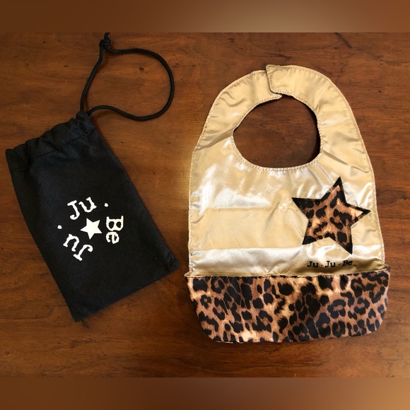 NEW JuJuBe Be Neat bib Queen of the Jungle leopard discontinued print and style - Picture 1 of 4